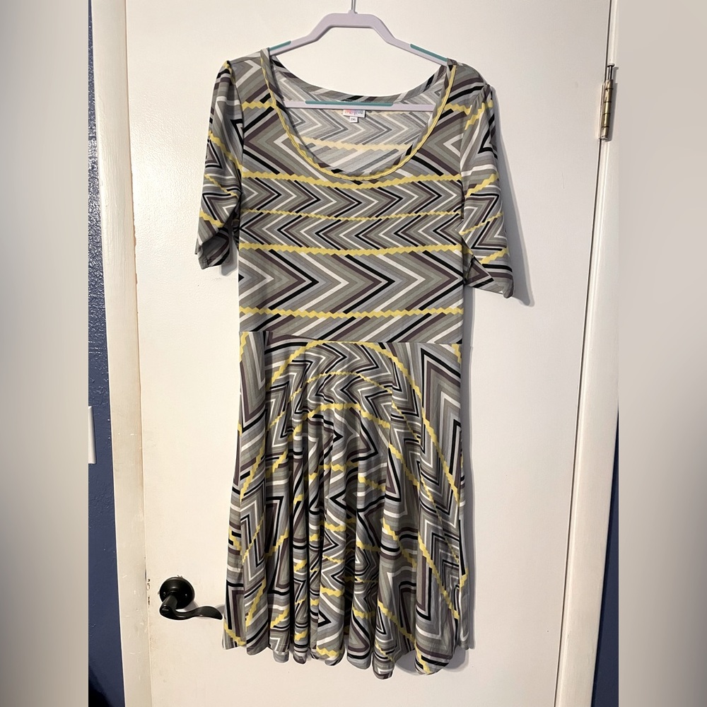 LULAROE Nicole dress. Full skirt 2XL